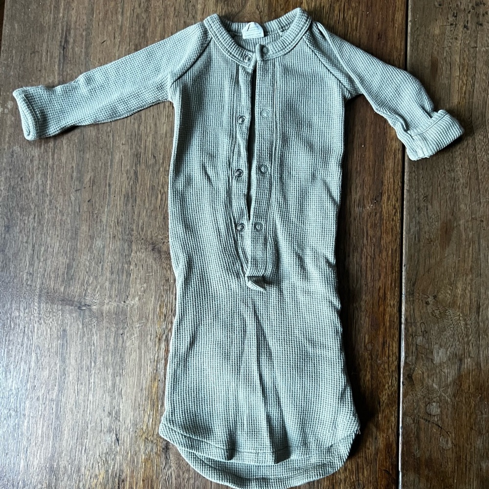 Goumi sleep gown